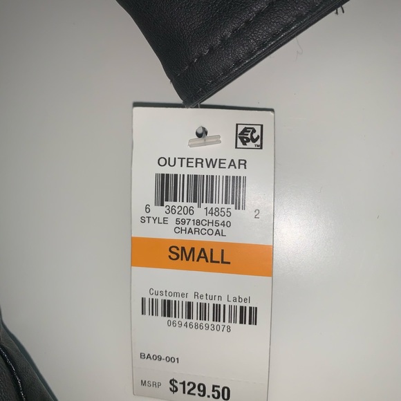 Black faux leather jacket Inc. NWT mandarin collar, 4 pockets , 1 zips Men’s Sm - Picture 4 of 7